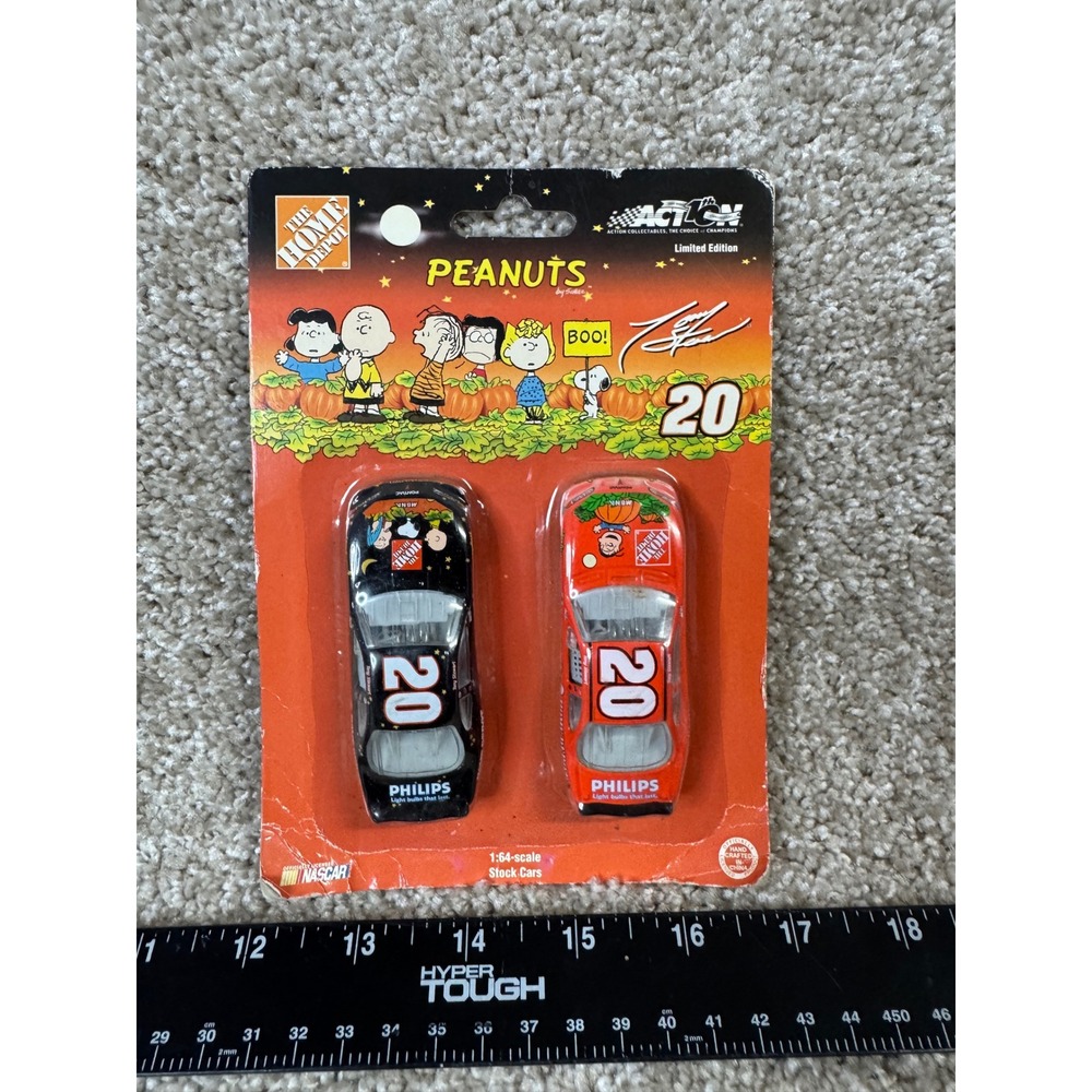 Tony Stewart Peanuts Halloween NASCAR Diecast 1:64 Home Depot 2-Pack Action
